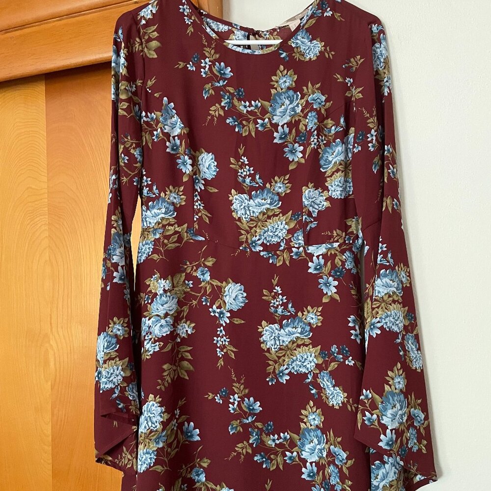 Forever 21 Floral Flare Sleeve Dress - Picture 1 of 5
